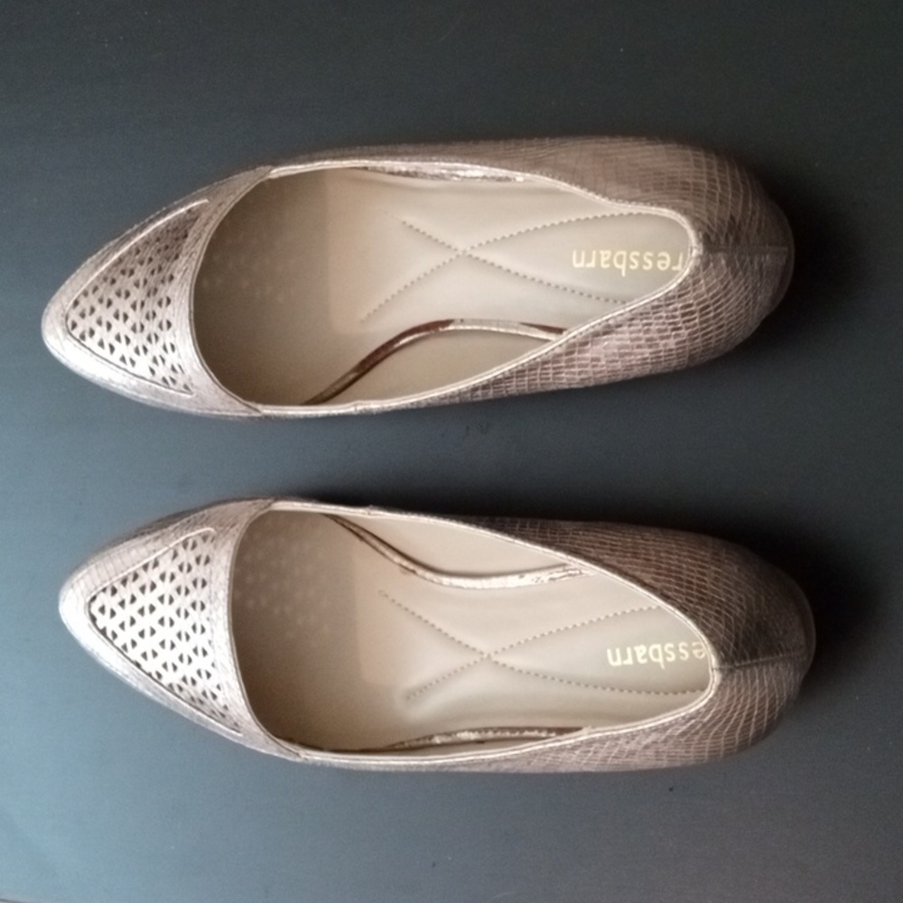 Women's shoes